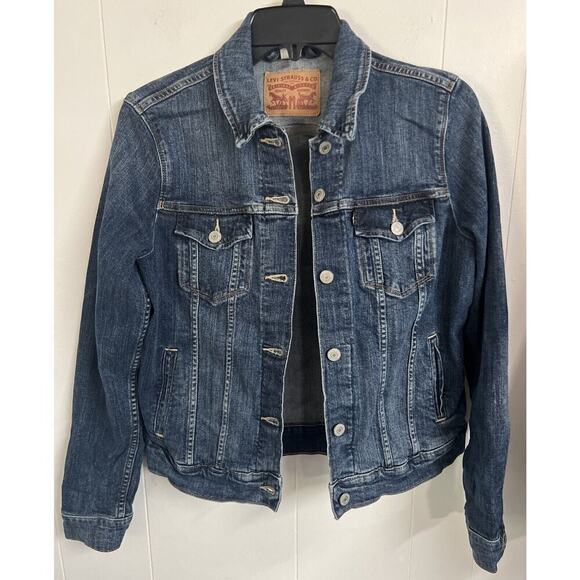 Levi's Jackets & Blazers - Levi's oversized mid wash long sleeve denim jacket size M